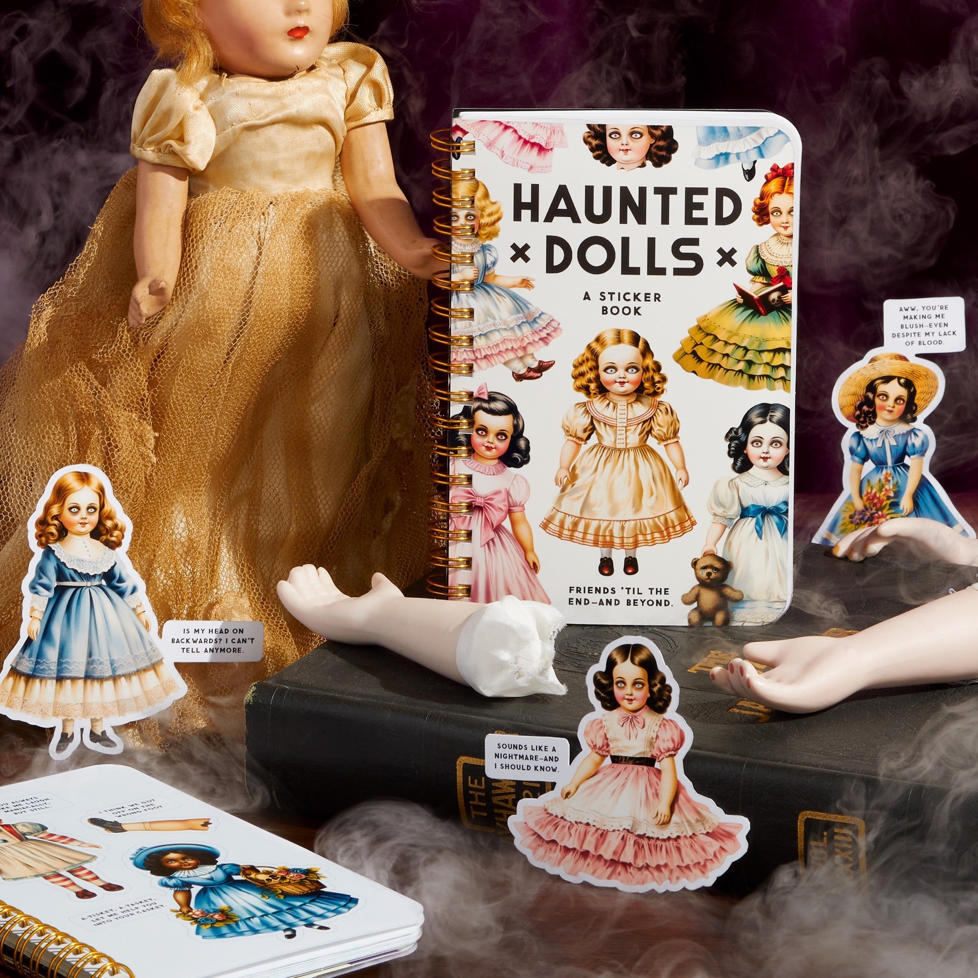 galison-haunted-dolls-stickerbuch-aufkleber-grusel image 4