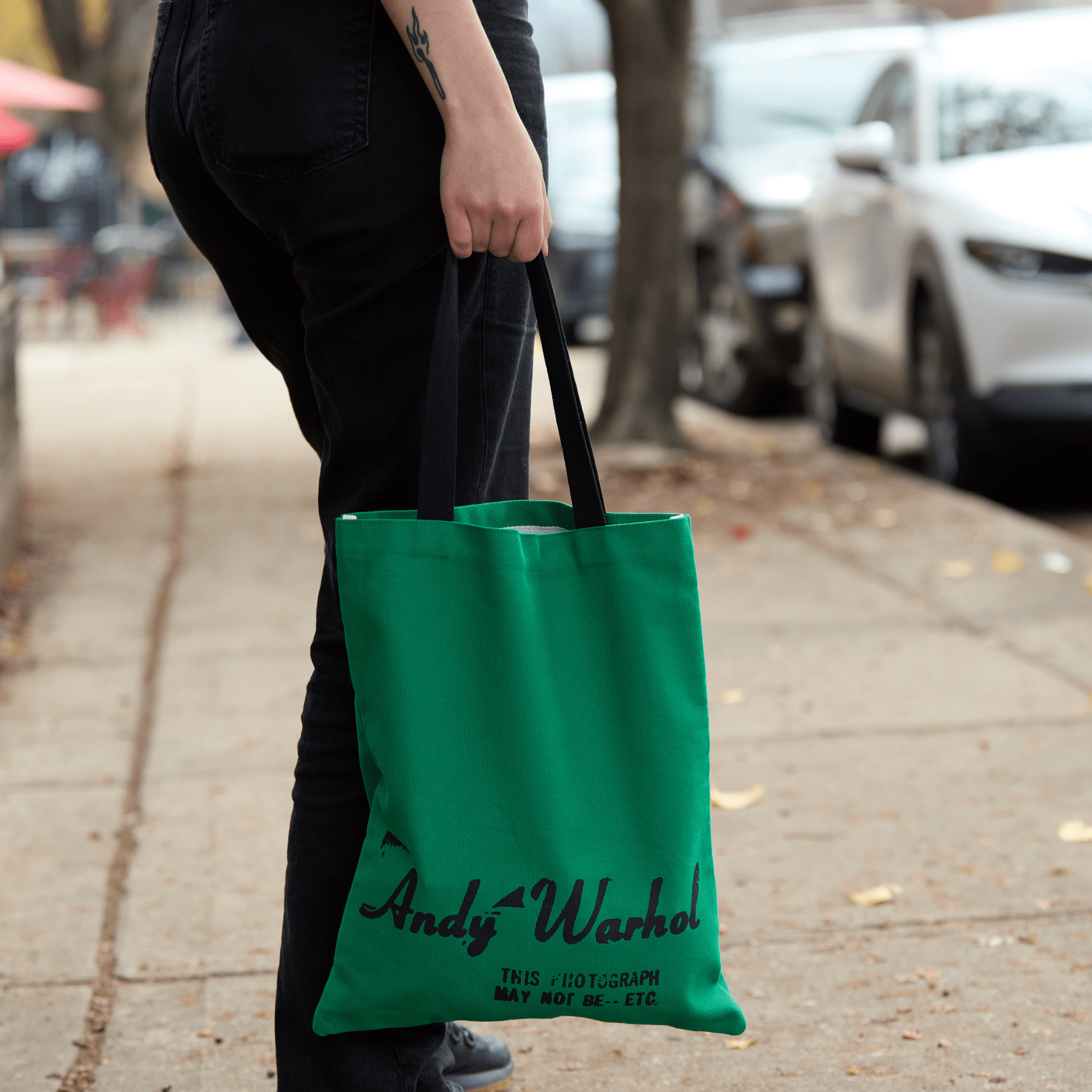 galison-warhol-soup-can-canvas-tote-bag-gr-n image 4