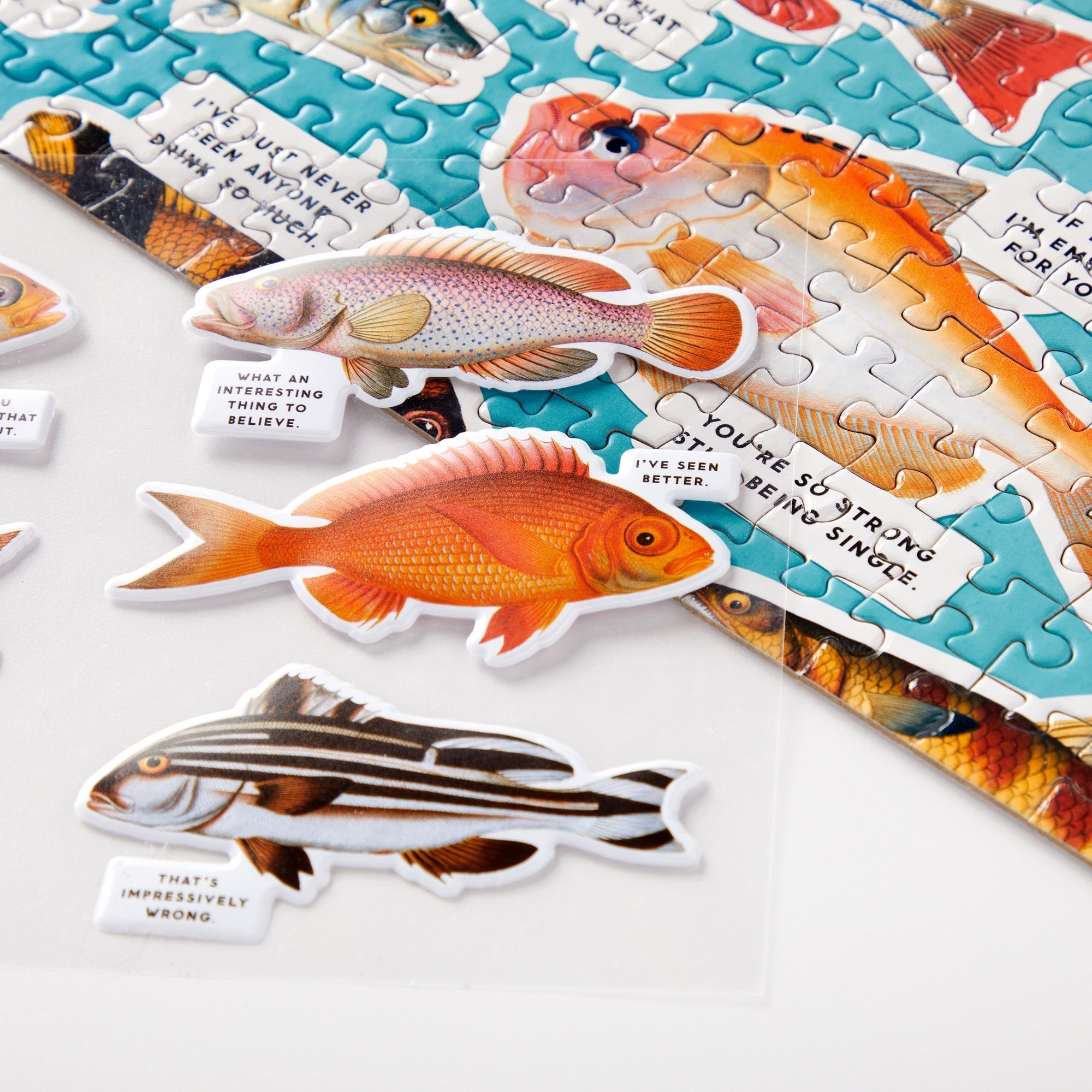 galison-judgy-fish-1000-teile-puzzle-fische-mit-stickern image 6