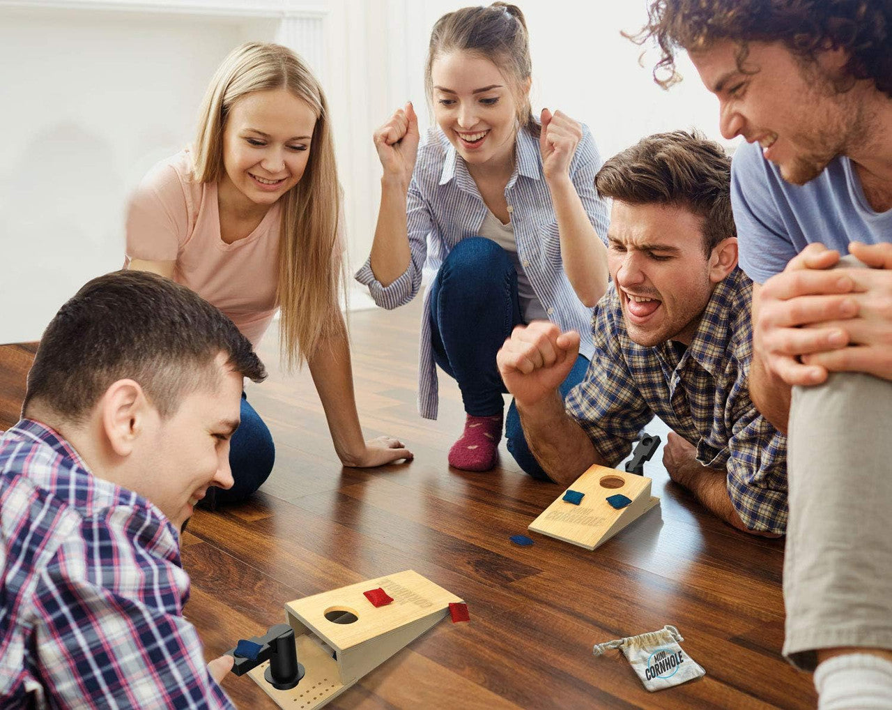 buffalo-games-mini-cornhole-tischspiel-tragbar-2-4-spieler image 5