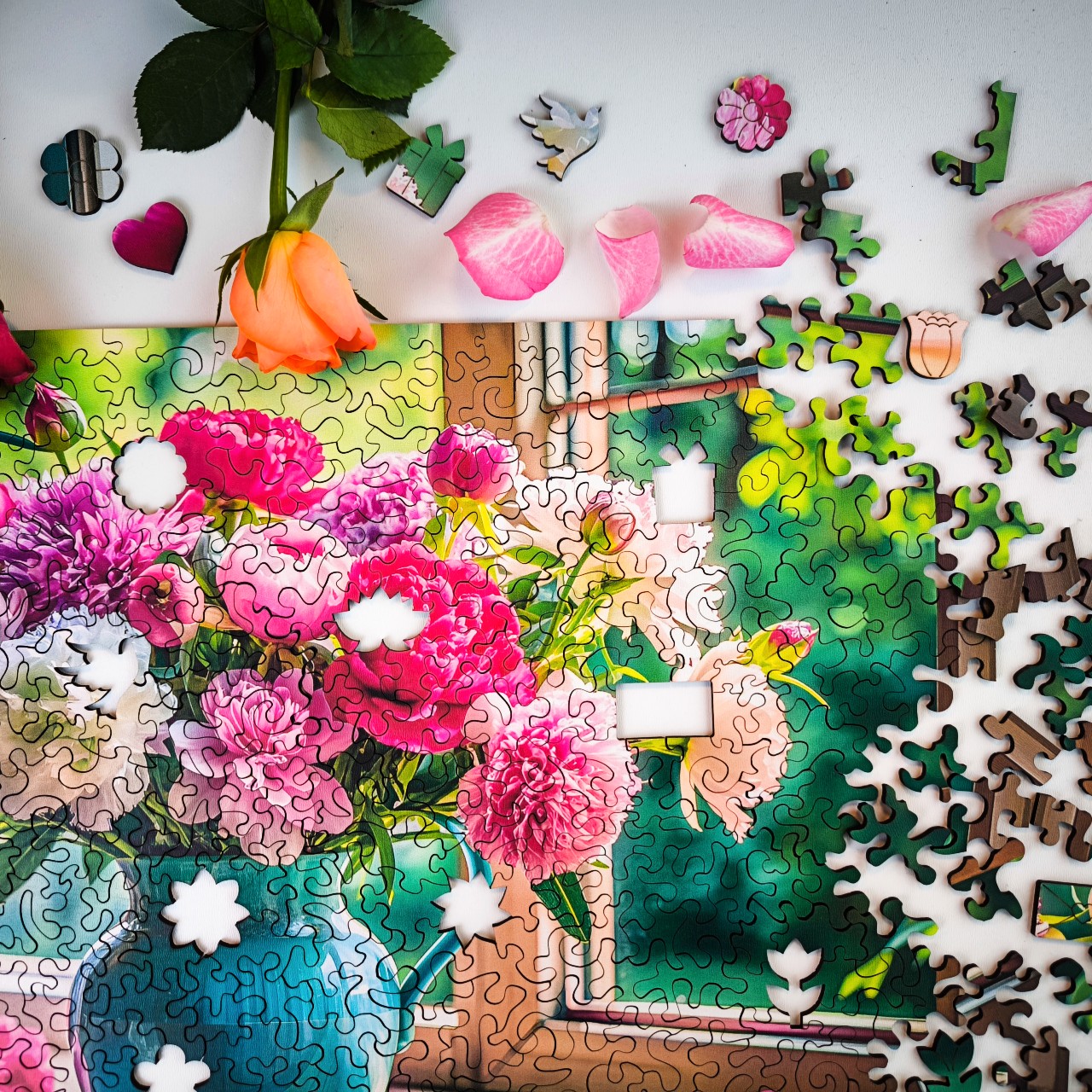 milliwood-celebrating-blumen-in-vase-holzpuzzle-500-teile-51x34-cm image 4