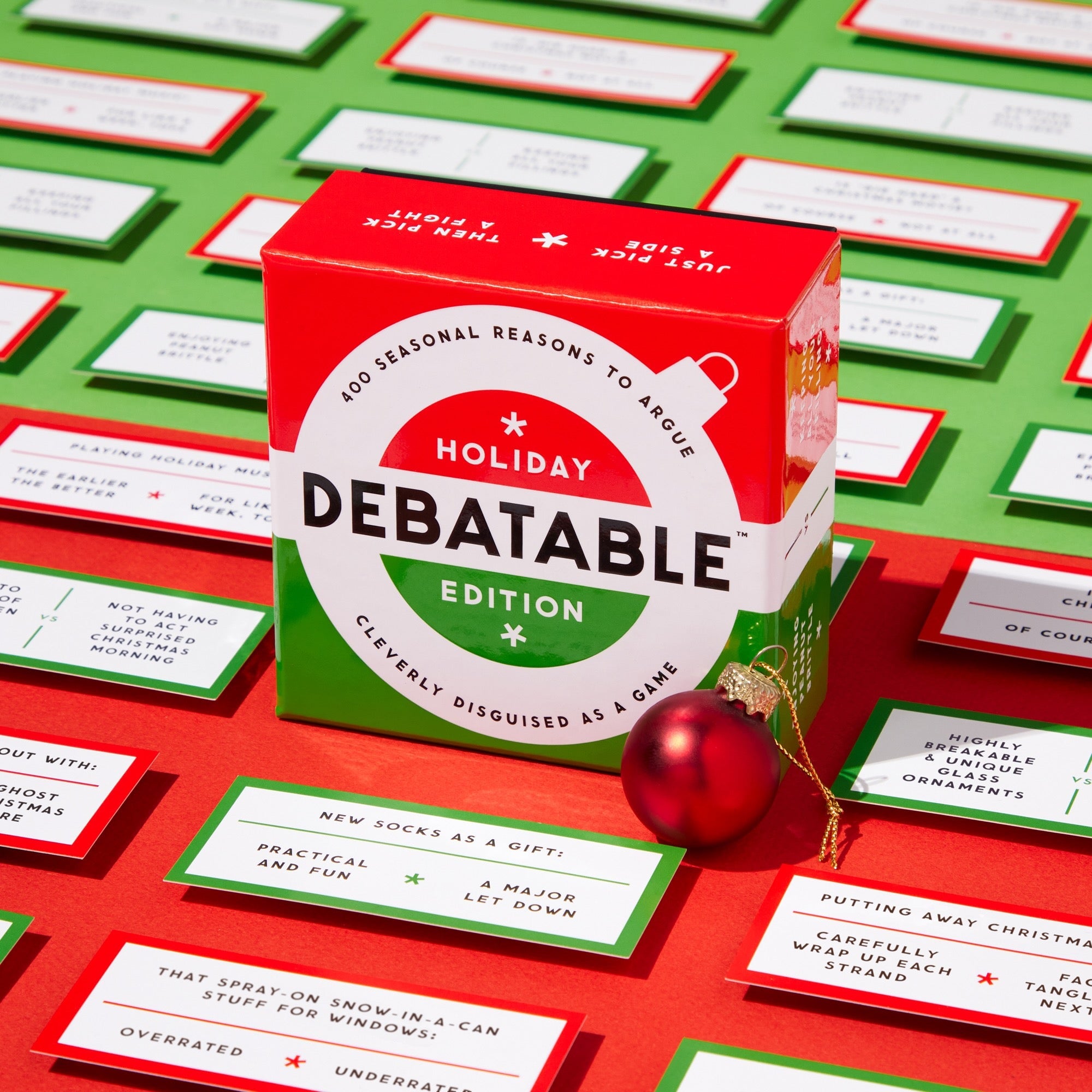 galison-debatable-holiday-edition-gesellschaftsspiel image 3