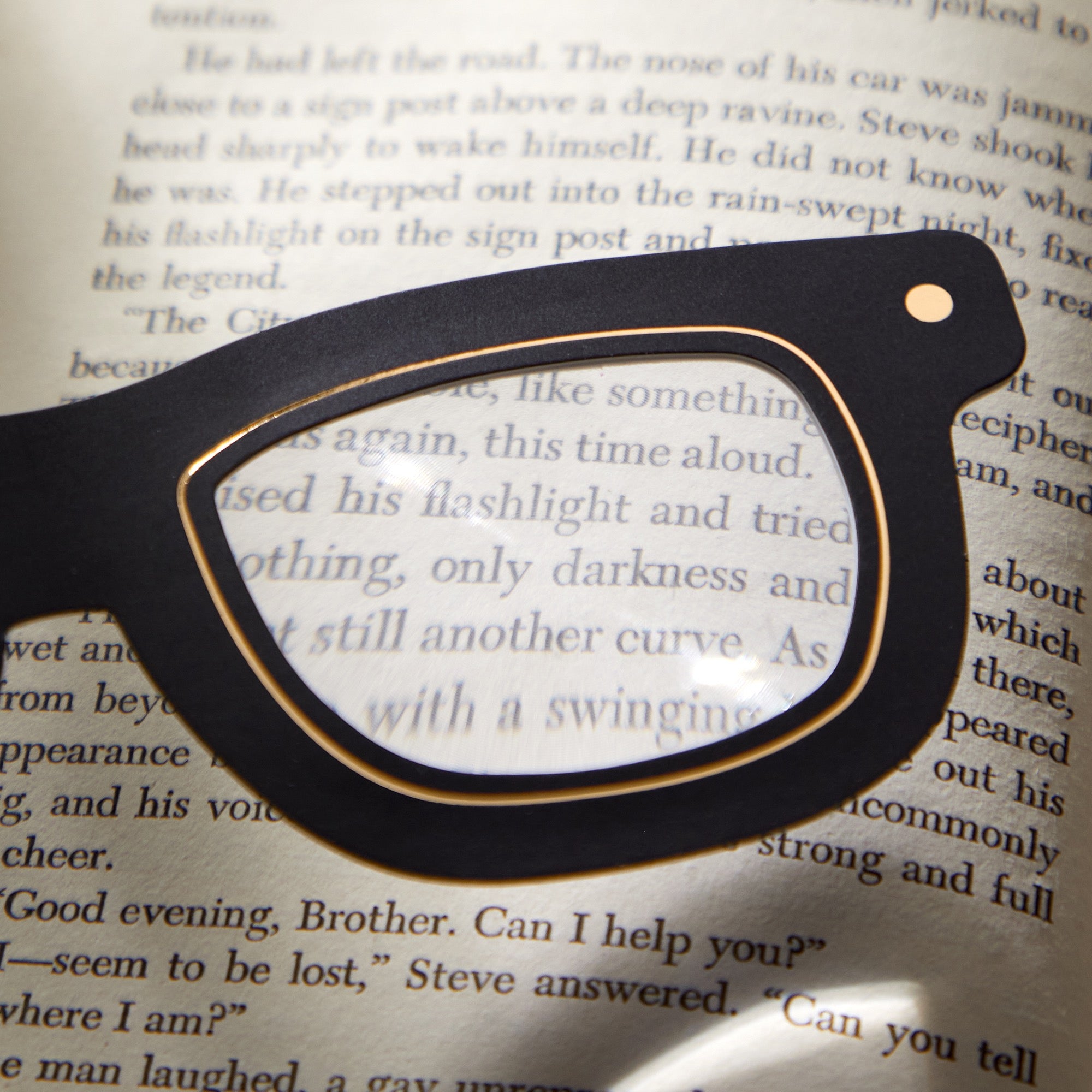 galison-classic-readers-lesezeichen-mit-lupe-brille image 3